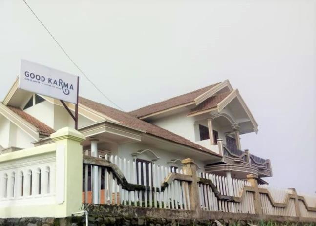 Good Karma Bromo Guesthouse Eksteriør billede